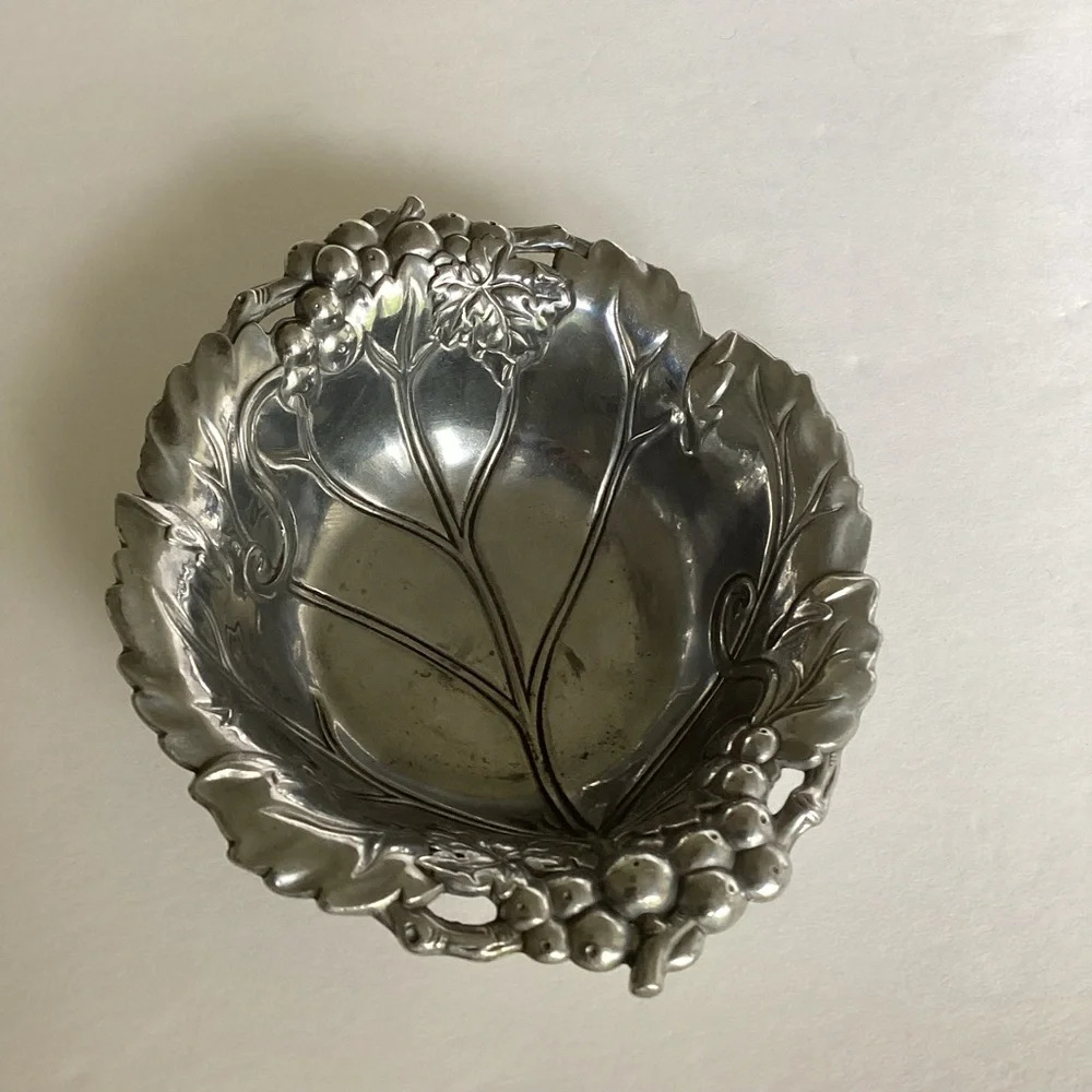 Arthur Court 1999 Grape & Leaf Aluminum Bowl Dish Grapevine Vineyard Serveware
